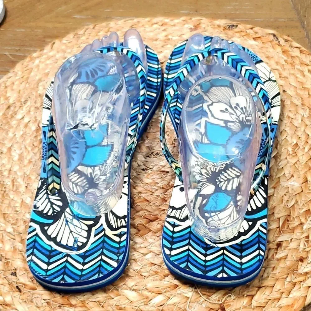 Vera Bradley Blue Floral Flip Flops (L, 9-10)
